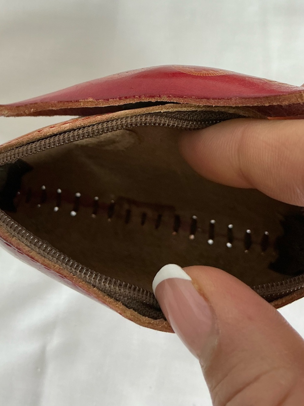 2030 - Leather Owl Coin Purse in Red and Tan - Picture 5 of 5